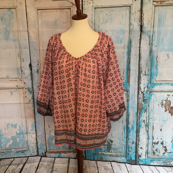 Tops - Bertinelli loose light weight blouse.